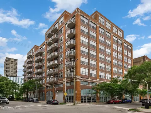 933 W Van Buren St #823, Chicago, IL 60607