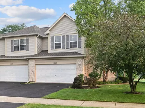 2365 Sunrise Cir, Aurora, IL 60503