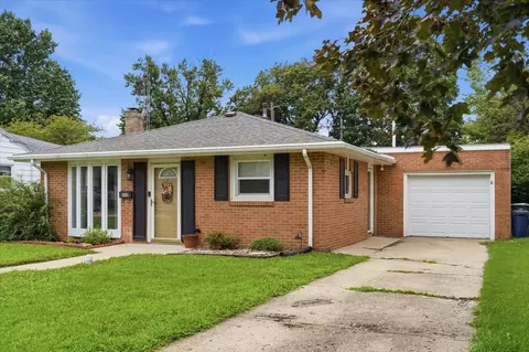 808 W 14th St, Sterling, IL 61081