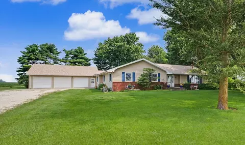 52 County Road 3000 N, Fisher, IL 61843