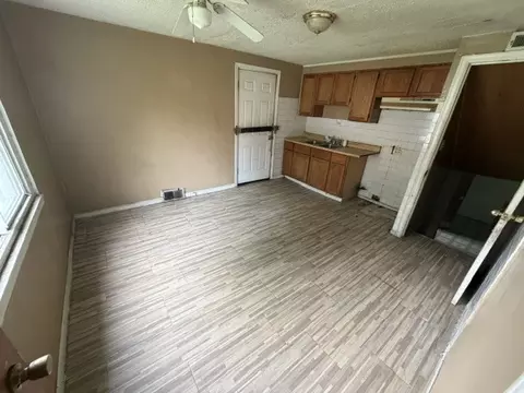 2304 E 98th St, Chicago, IL 60617 photo 4