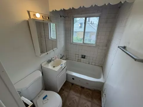 2304 E 98th St, Chicago, IL 60617 photo 8