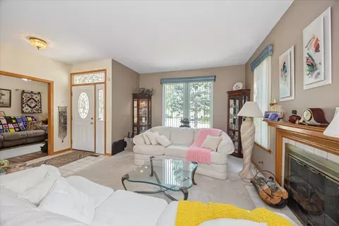 4700 Chapman Dr, Plainfield, IL 60586 photo 4