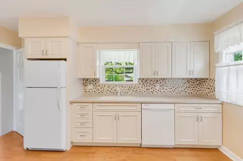 Kitchen - 2509 S 10th Ave, Broadview, IL 60155 photo 2 of 4