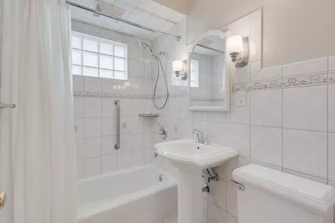 Bath - 2509 S 10th Ave, Broadview, IL 60155 photo 1 of 1