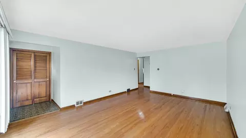 Living - 923 E 158th St, Dolton, IL 60419 photo 1 of 2