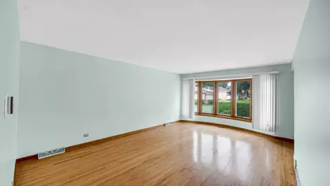 Living - 923 E 158th St, Dolton, IL 60419 photo 2 of 2