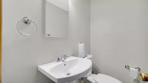 Bath - 923 E 158th St, Dolton, IL 60419 photo 3 of 4