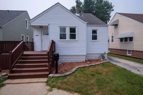 8822 S California Ave, Evergreen Park, IL 60805