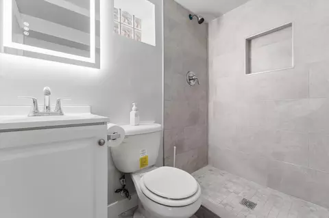 Bath - Undisclosed, Chicago, IL 60629 photo 3 of 4