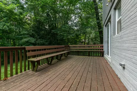 Exterior - 4 Vale Ct, Moline, IL 61265 photo 8 of 8