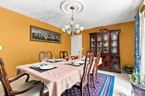 Dining - 4 Vale Ct, Moline, IL 61265 photo 4 of 4