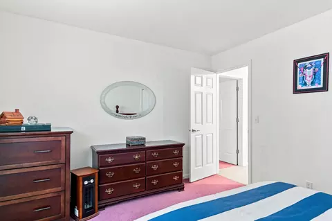 Bedroom - 4 Vale Ct, Moline, IL 61265 photo 6 of 9