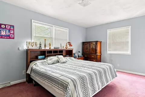 Bedroom - 4 Vale Ct, Moline, IL 61265 photo 1 of 9