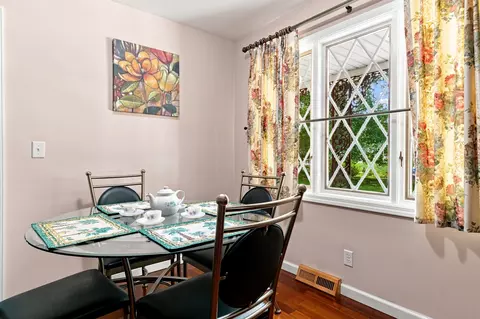 Dining - 4 Vale Ct, Moline, IL 61265 photo 1 of 4