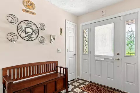 Entry Way - 4 Vale Ct, Moline, IL 61265 photo 1 of 2