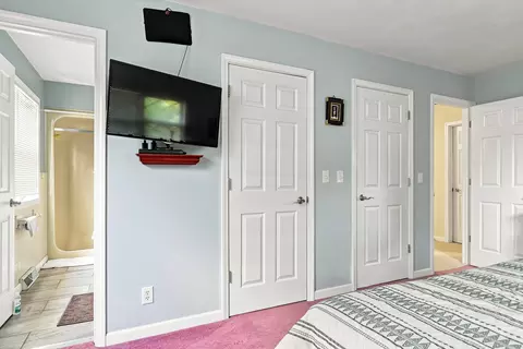 Bedroom - 4 Vale Ct, Moline, IL 61265 photo 3 of 9