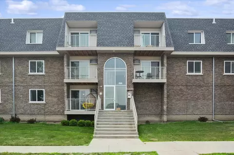 848 Mcintosh Ct #204, Prospect Heights, IL 60070