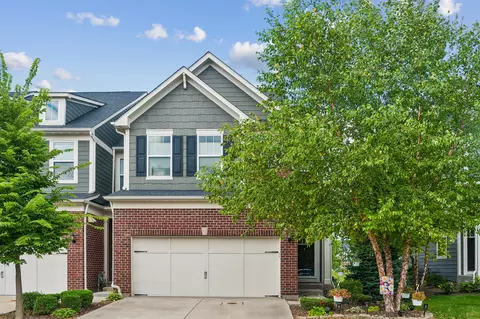 162 Waverly Ct, Bloomingdale, IL 60108