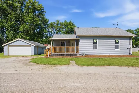 1005 12 Little Lundy St, Streator, IL 61364
