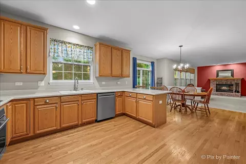 Kitchen - 373 Florine Ct, Cary, IL 60013 photo 3 of 3