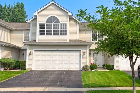 1250 Dunamon Dr #1250, Bartlett, IL 60103