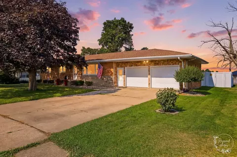 605 N Elm St, Herscher, IL 60941