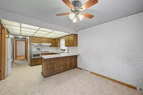 Kitchen - 11543 S Ewing Ave, Chicago, IL 60617 photo 3 of 3