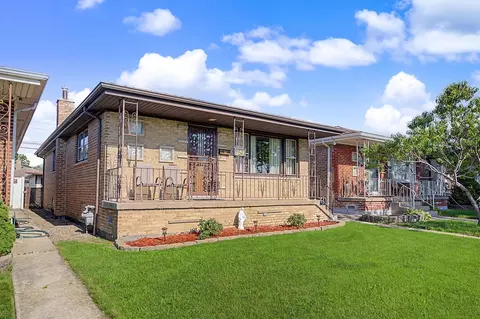 Exterior - 11543 S Ewing Ave, Chicago, IL 60617 photo 1 of 3