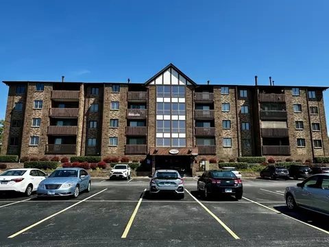 10420 Circle Dr #48B, Oak Lawn, IL 60453