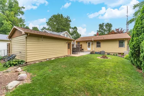 Exterior - 1013 N Walnut St, Normal, IL 61761 photo 5 of 9