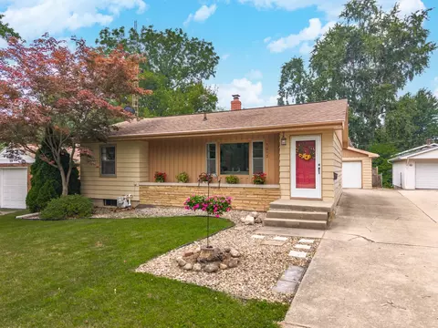 Exterior - 1013 N Walnut St, Normal, IL 61761 photo 3 of 9