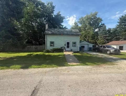 709 N Maple St, Momence, IL 60954