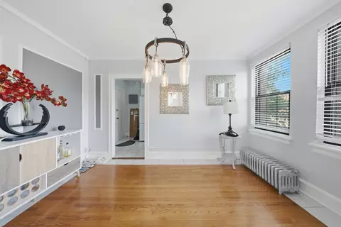 Dining - 3017 E 78th St #3A, Chicago, IL 60649 photo 2 of 3
