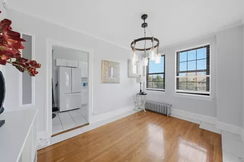Dining - 3017 E 78th St #3A, Chicago, IL 60649 photo 1 of 3