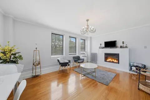 Living - 3017 E 78th St #3A, Chicago, IL 60649 photo 1 of 5