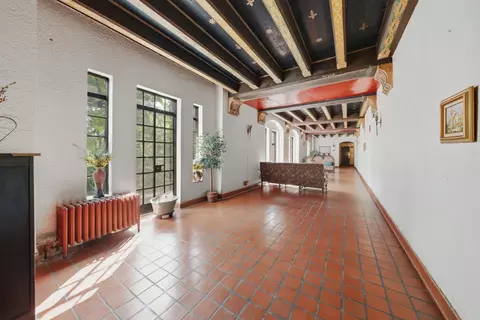 Entry Way - 3017 E 78th St #3A, Chicago, IL 60649 photo 1 of 2