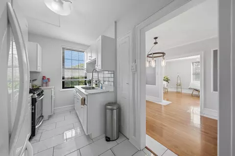 Kitchen - 3017 E 78th St #3A, Chicago, IL 60649 photo 2 of 4