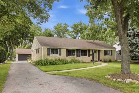5818 Ridgewood Dr, Western Springs, IL 60558