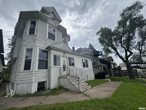 707 Brady St, Davenport, IA 52803