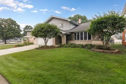 10529 Lorel Ave, Oak Lawn, IL 60453