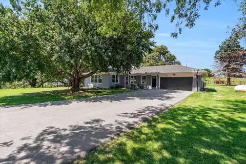 15825 322nd St W, Illinois City, IL 61259