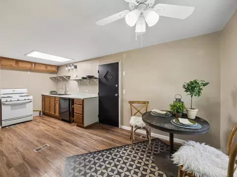 209 Melbrooke Rd, Elgin, IL 60123 photo 8