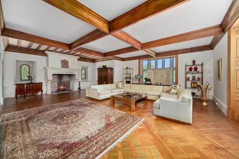 Living - 17519 Lincoln Rd, Harvard, IL 60033 photo 5 of 5