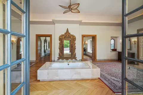 Bath - 17519 Lincoln Rd, Harvard, IL 60033 photo 3 of 4