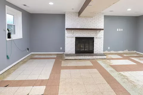 Living - 1317 Beverly Ln, Bloomington, IL 61701 photo 5 of 7
