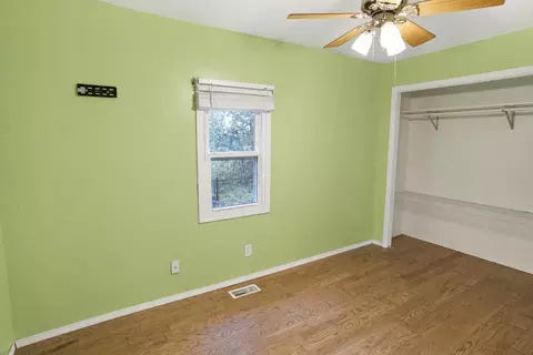 Bedroom - 1317 Beverly Ln, Bloomington, IL 61701 photo 3 of 4