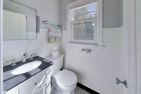 Bath - 507 Monroe Ave, River Forest, IL 60305 photo 1 of 3