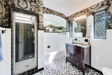 Bath - 507 Monroe Ave, River Forest, IL 60305 photo 2 of 3