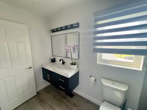Bath - 1914 Olde Mill Rd, Plainfield, IL 60586 photo 6 of 6